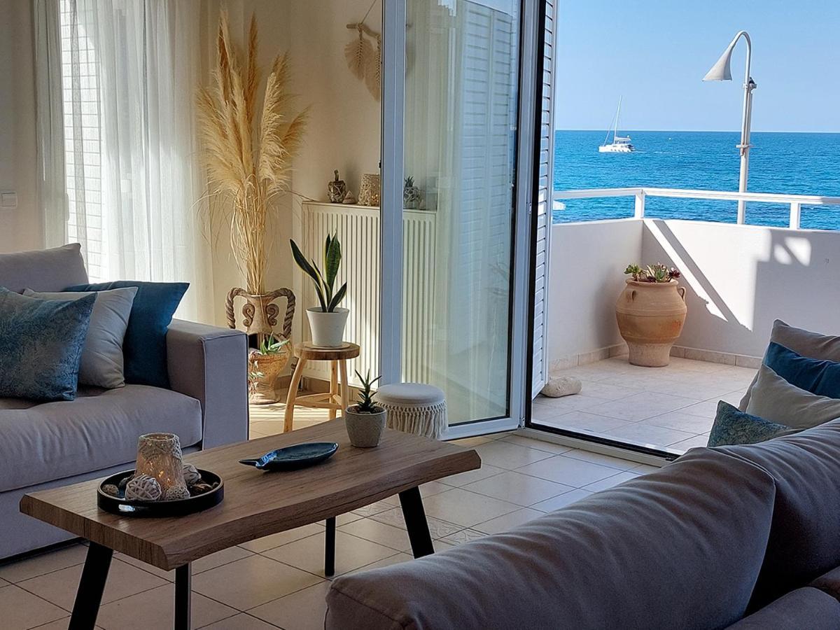 Amazing Beachfront Apartment In Hersonissos ภายนอก รูปภาพ