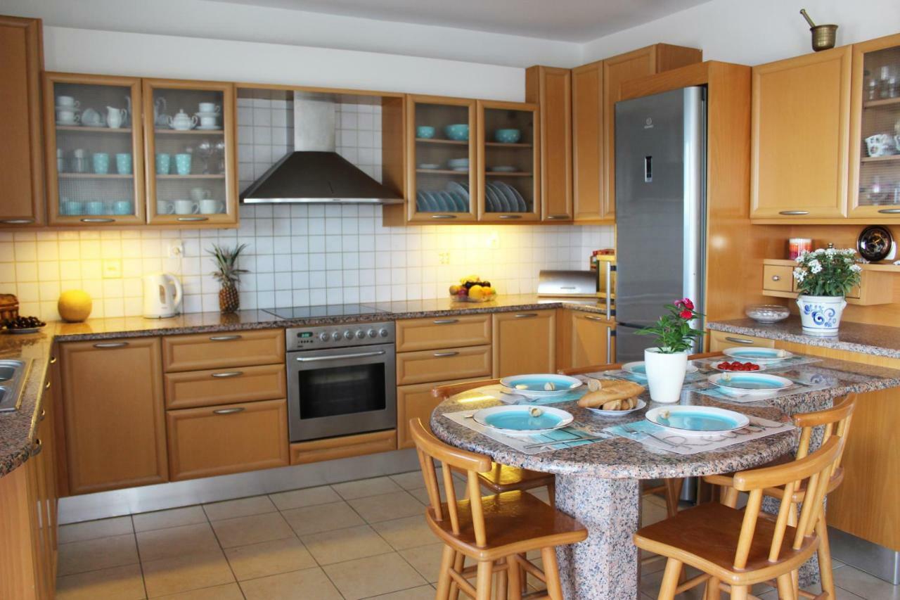 Amazing Beachfront Apartment In Hersonissos ภายนอก รูปภาพ